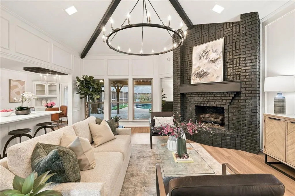 2221 Pine Thicket Lane
