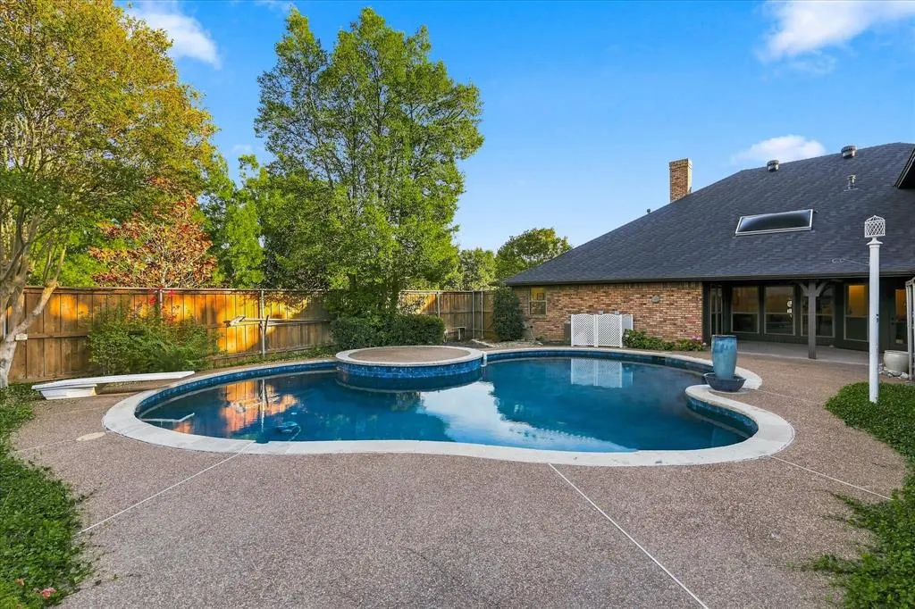 2221 Pine Thicket Lane
