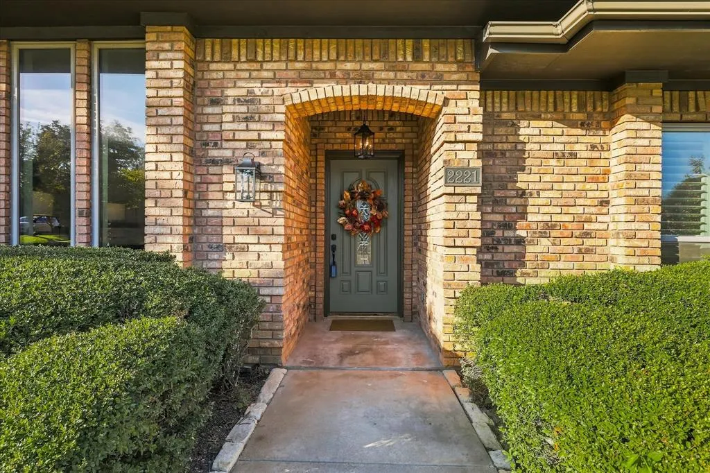 2221 Pine Thicket Lane