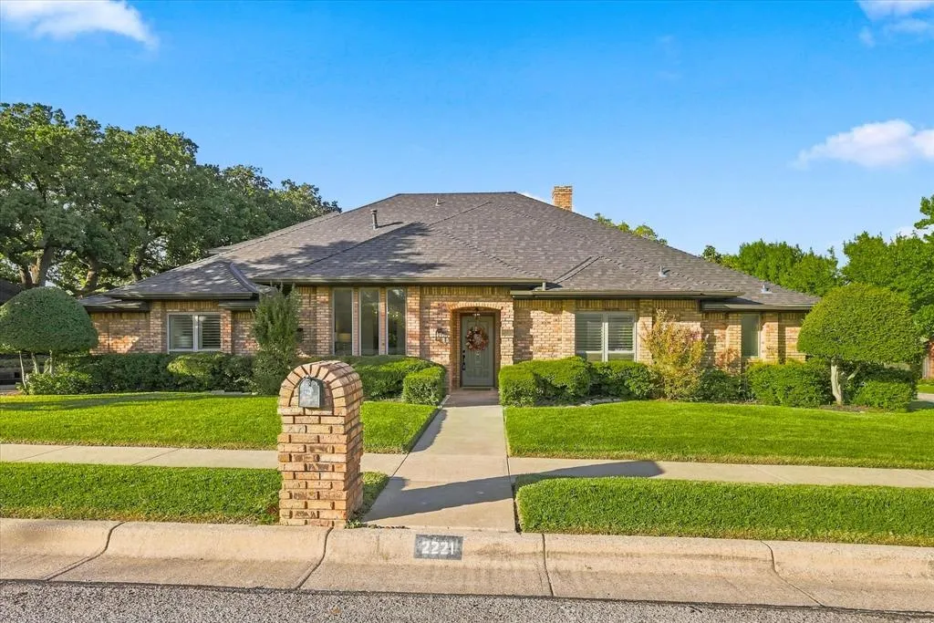 2221 Pine Thicket Lane