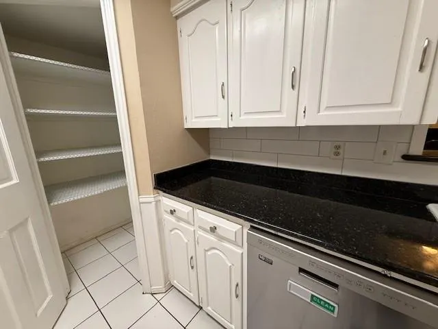 6918 LA MANGA Drive