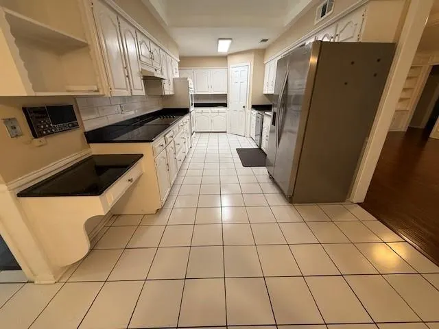 6918 LA MANGA Drive