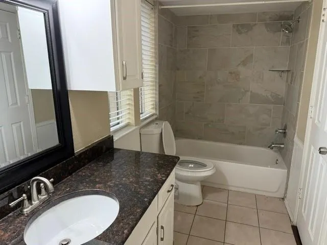 6918 LA MANGA Drive