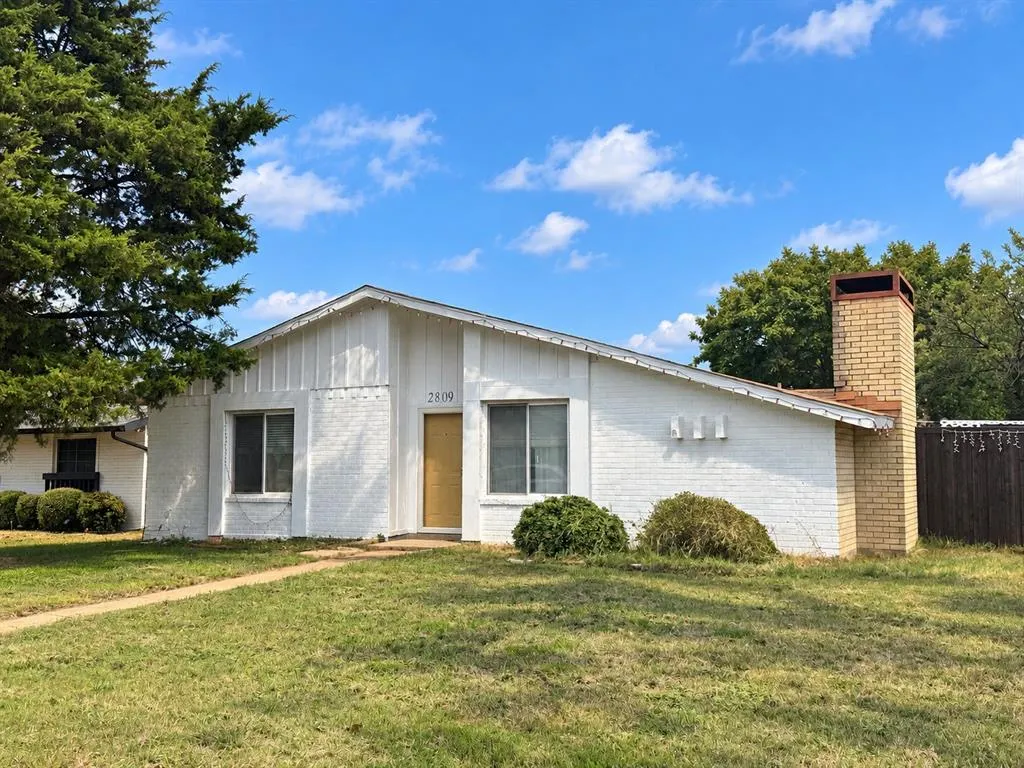 2809 Royalty Drive