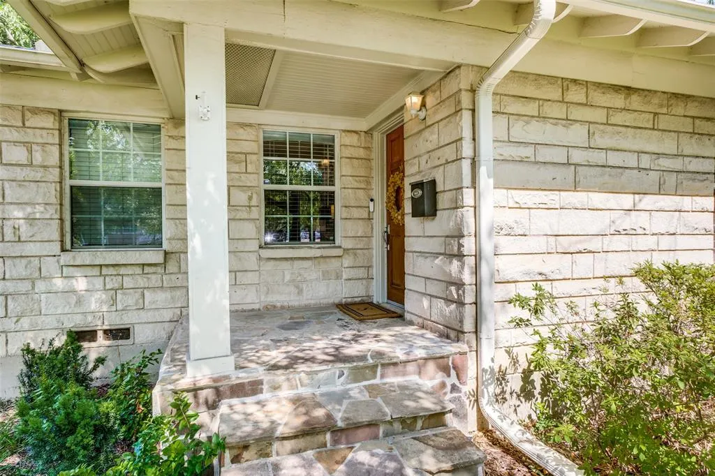7627 Robin Road
