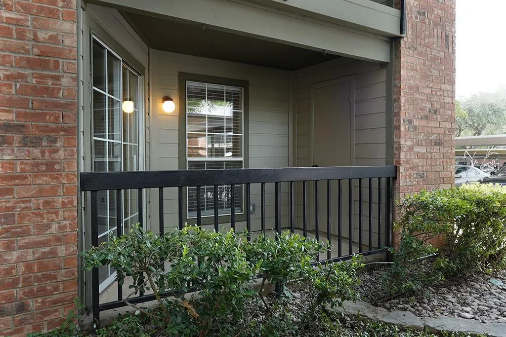 18333 Roehampton Drive #417