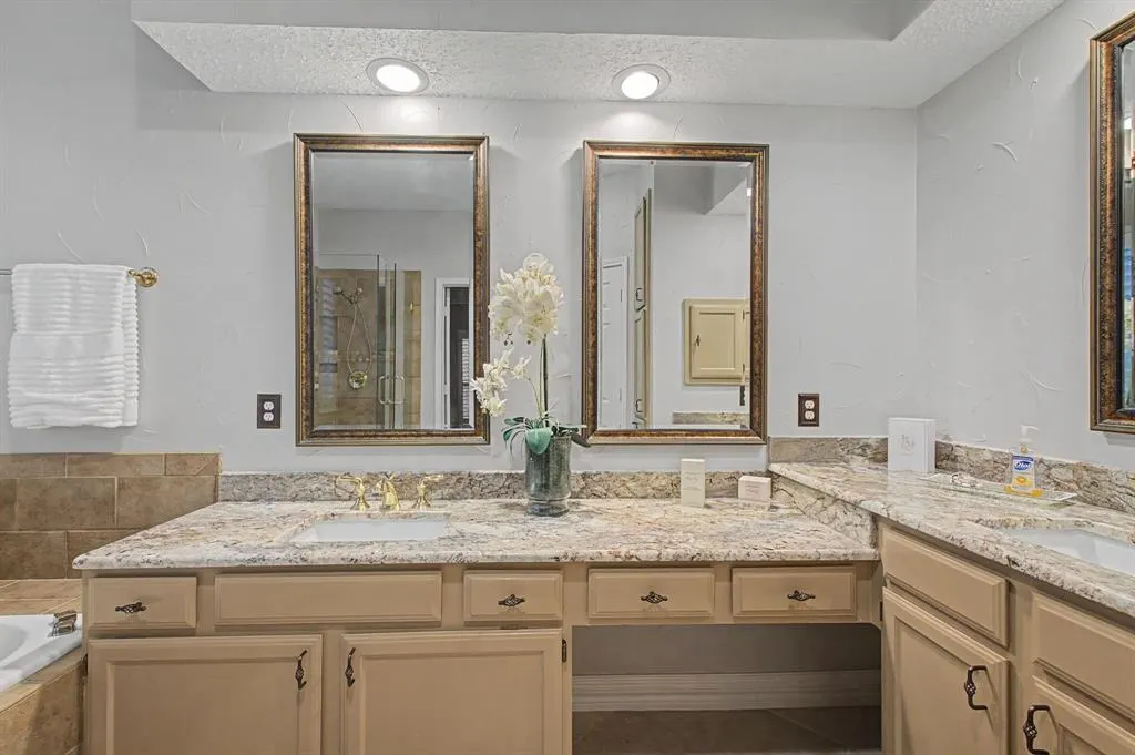2705 Wind Ridge