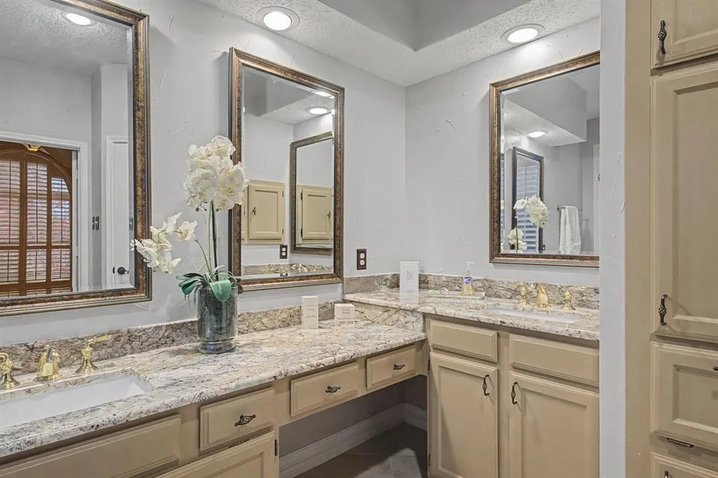 2705 Wind Ridge