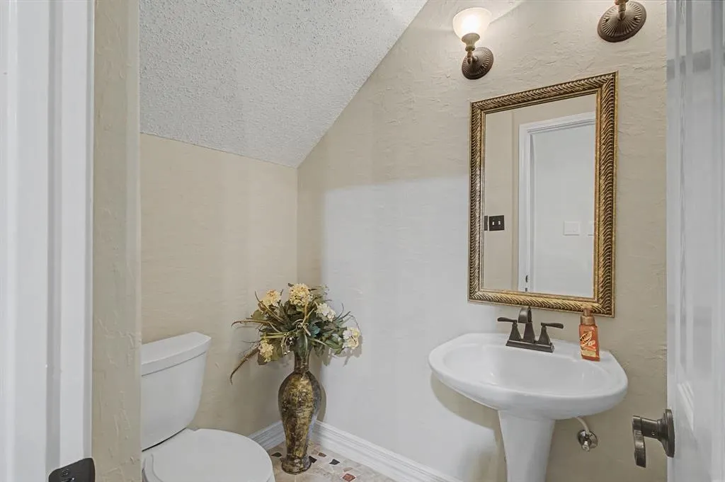 2705 Wind Ridge