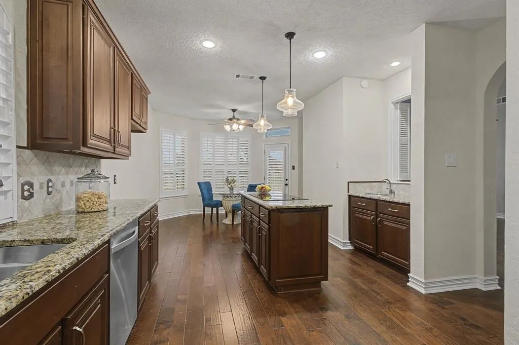 2705 Wind Ridge