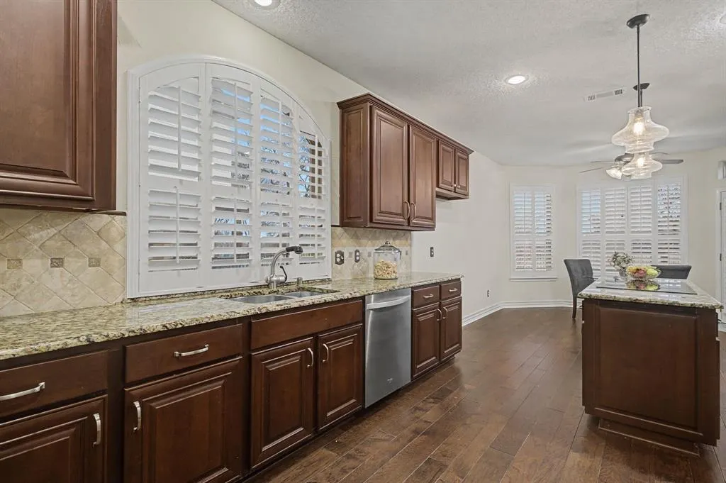 2705 Wind Ridge