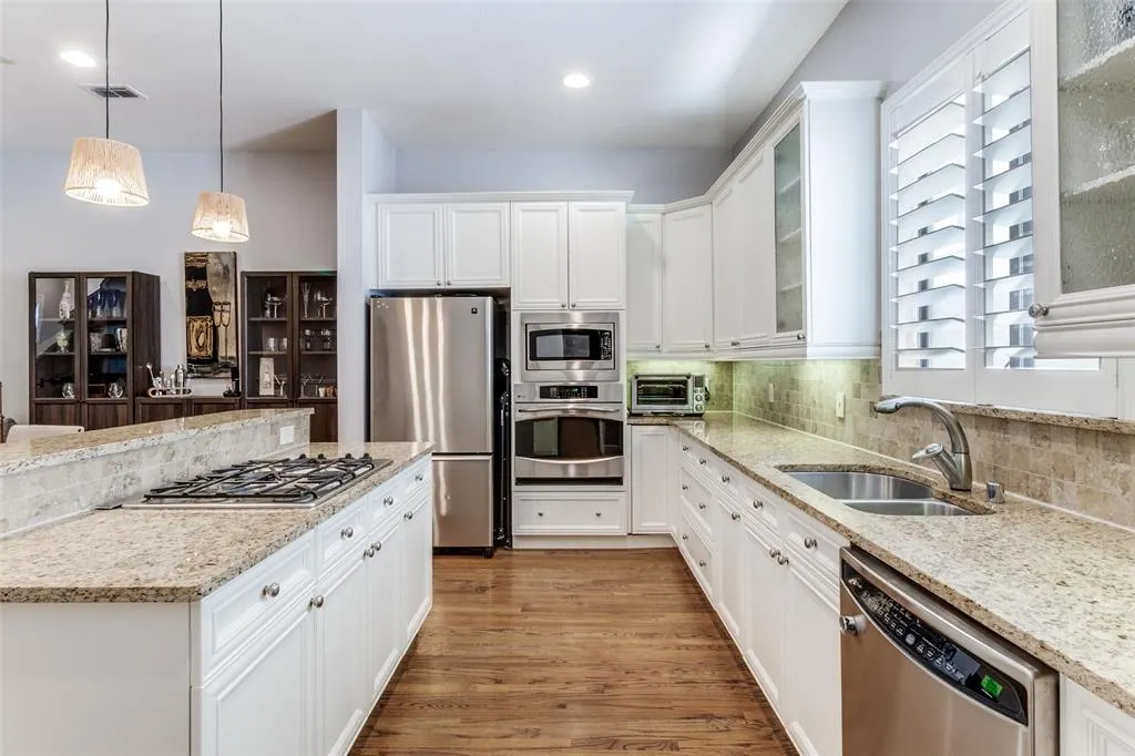 2411 N Hall Street #31
