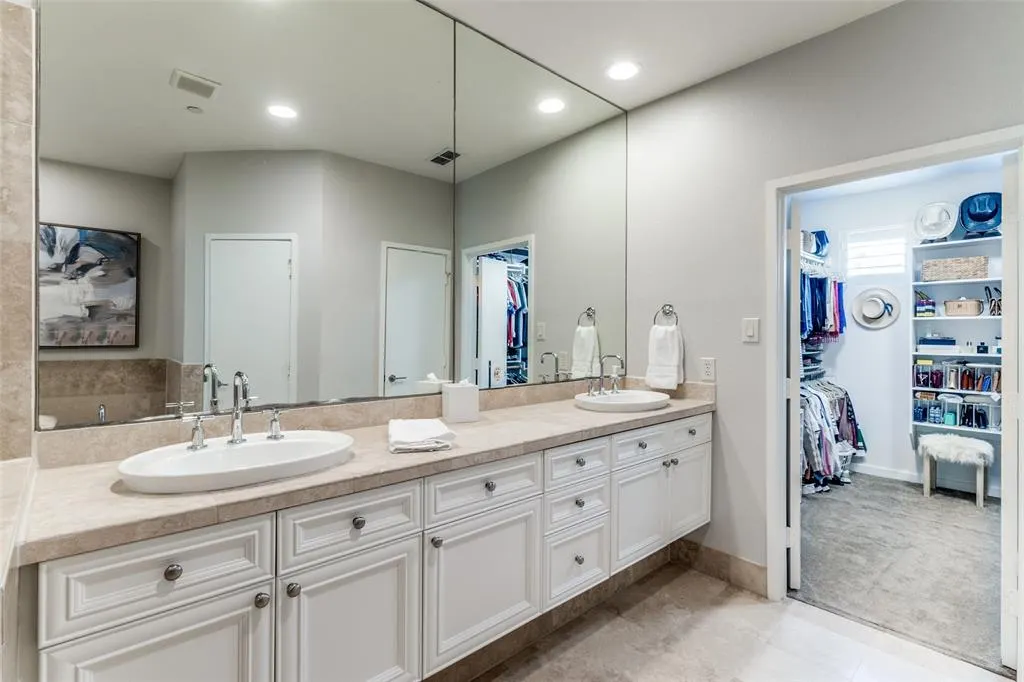2411 N Hall Street #31