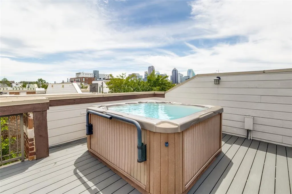 2411 N Hall Street #31