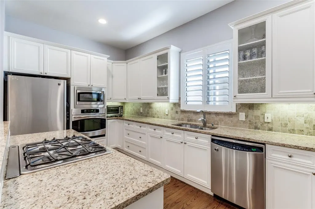 2411 N Hall Street #31