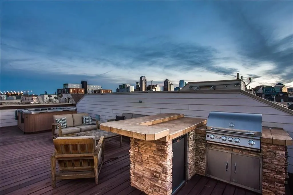 2411 N Hall Street #31