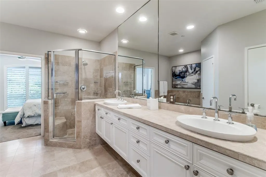 2411 N Hall Street #31