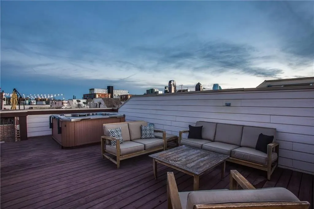 2411 N Hall Street #31