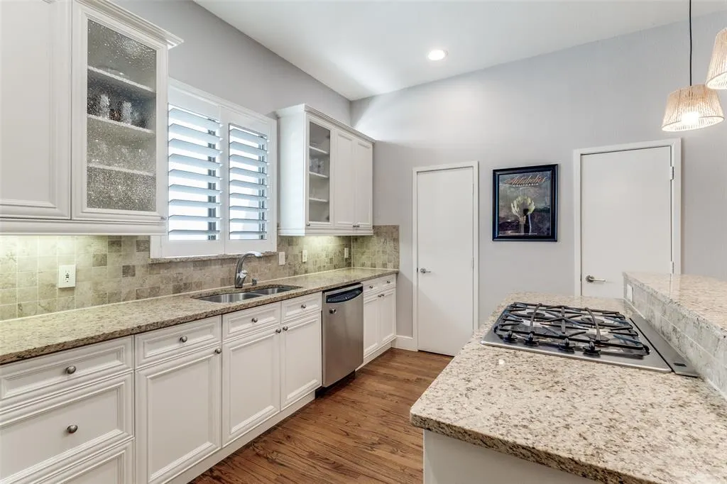 2411 N Hall Street #31