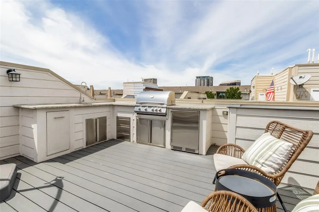 2411 N Hall Street #31