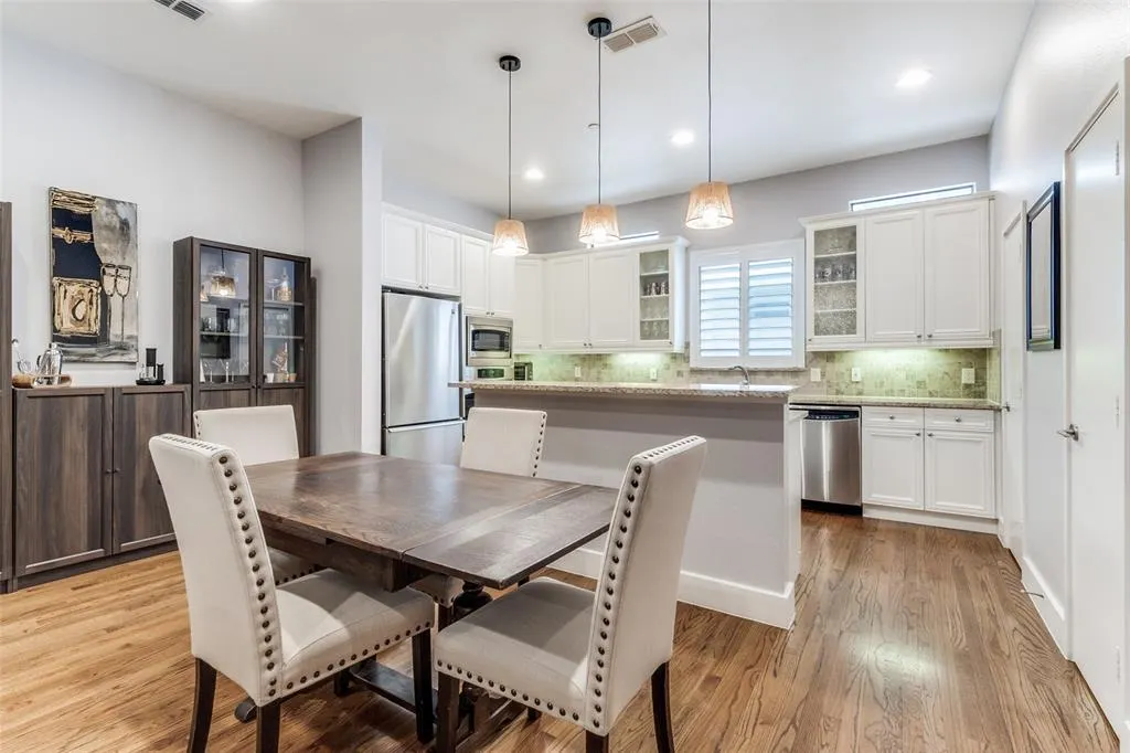 2411 N Hall Street #31
