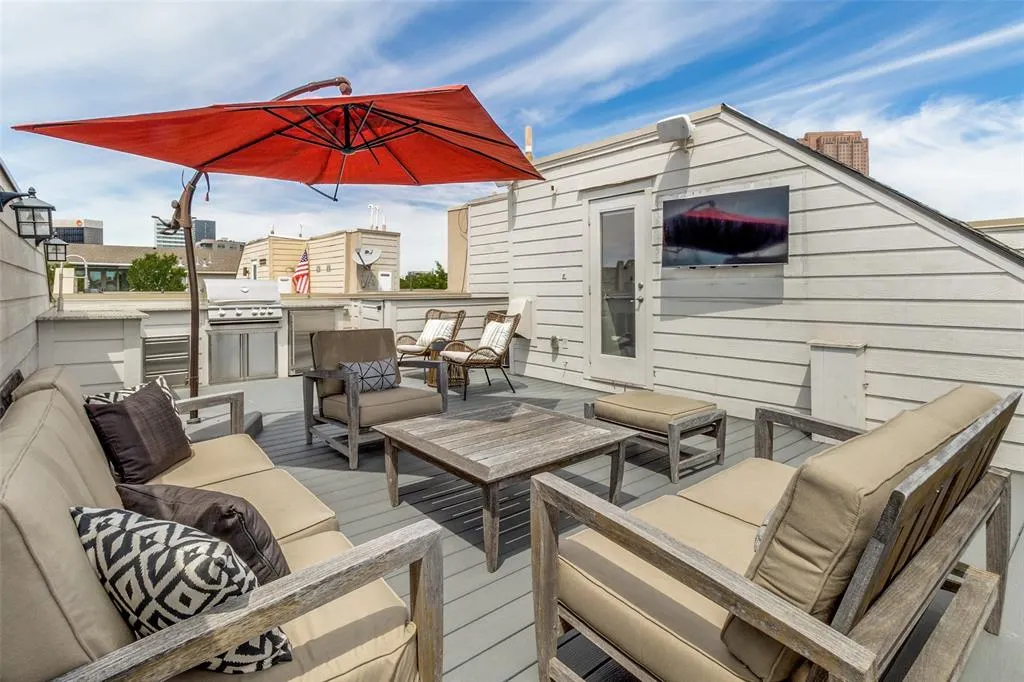 2411 N Hall Street #31