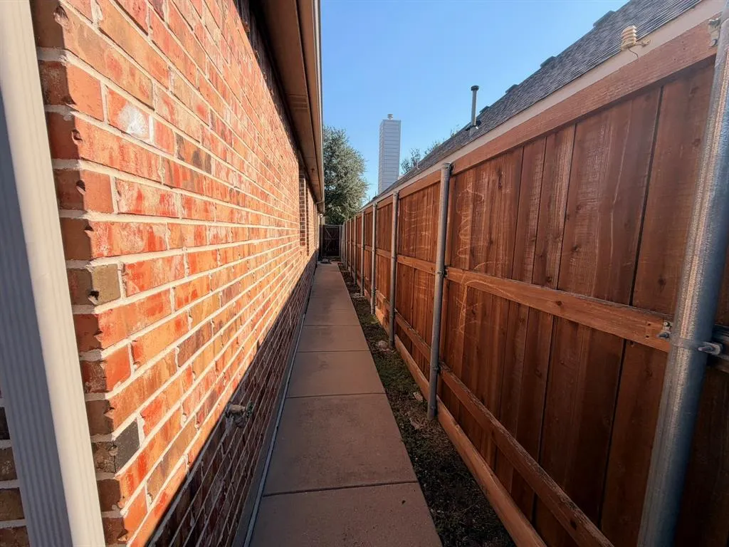 5016 Rushden Road