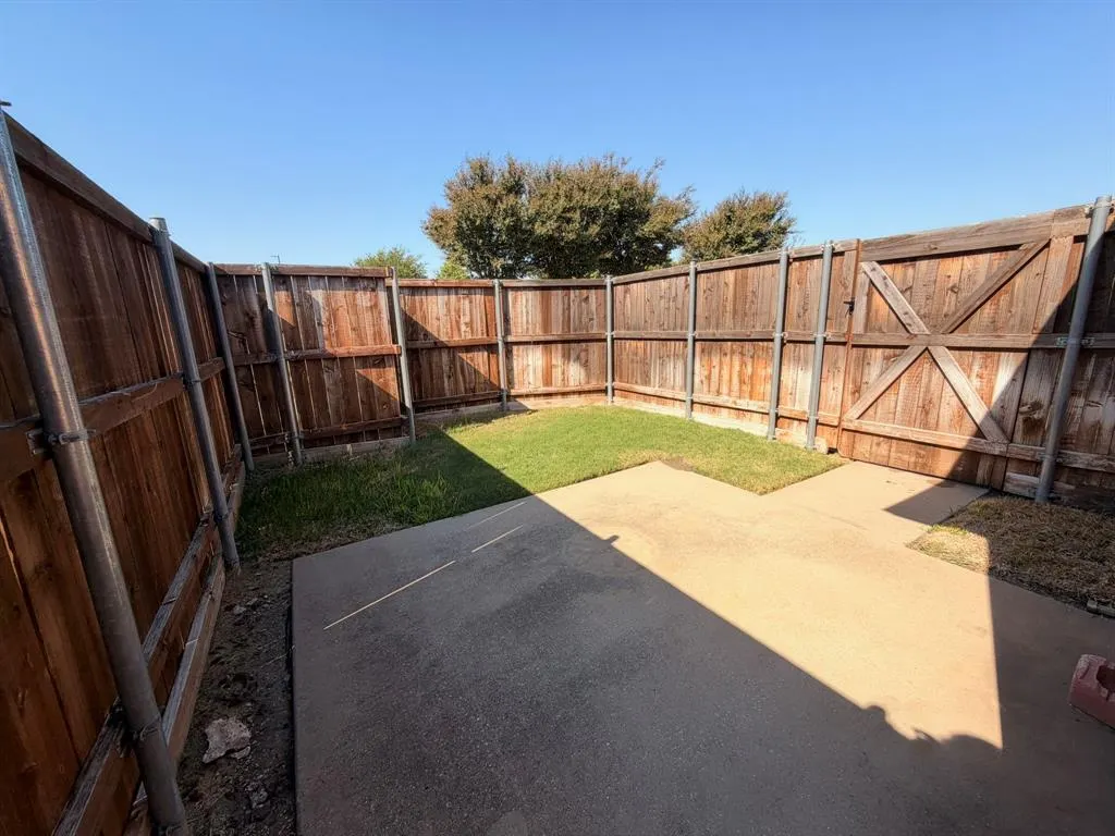 5016 Rushden Road