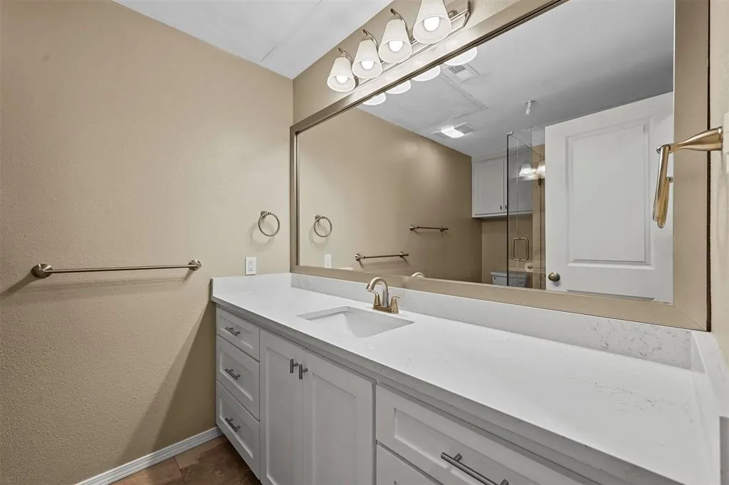3100 Devonshire Drive #209