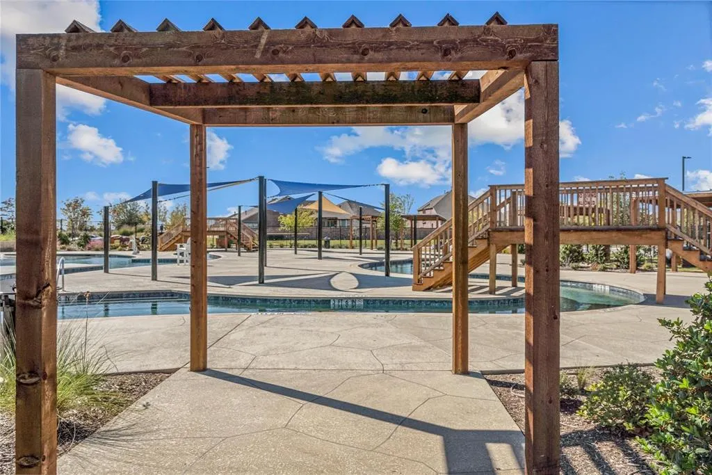 3700 Bluebird Lane