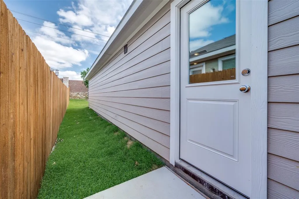 3700 Bluebird Lane