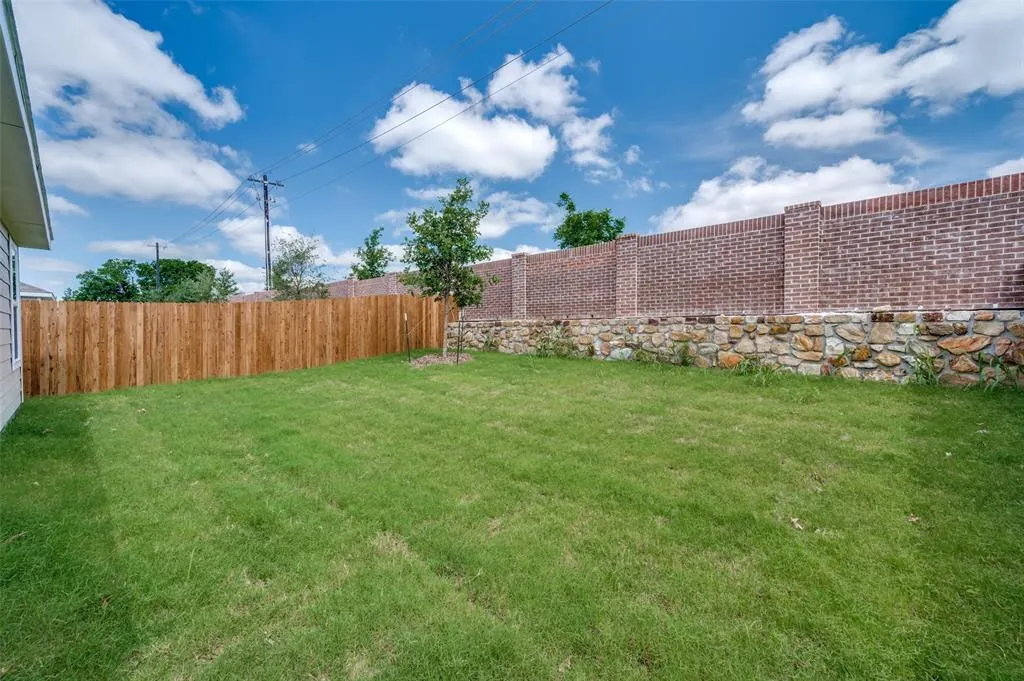 3700 Bluebird Lane