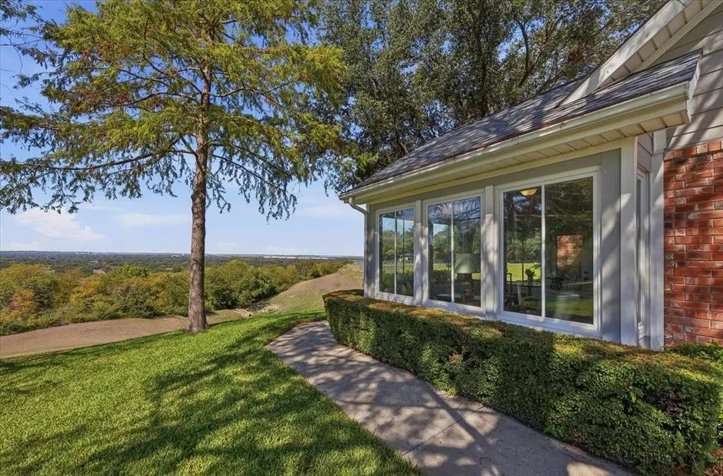 6137 Haley Lane