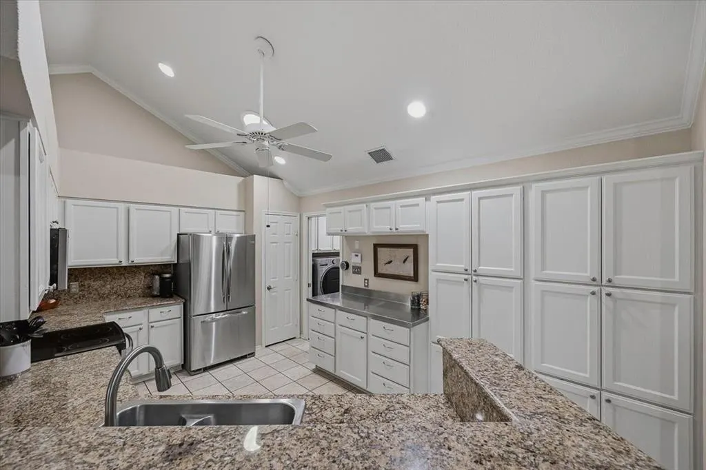 6137 Haley Lane