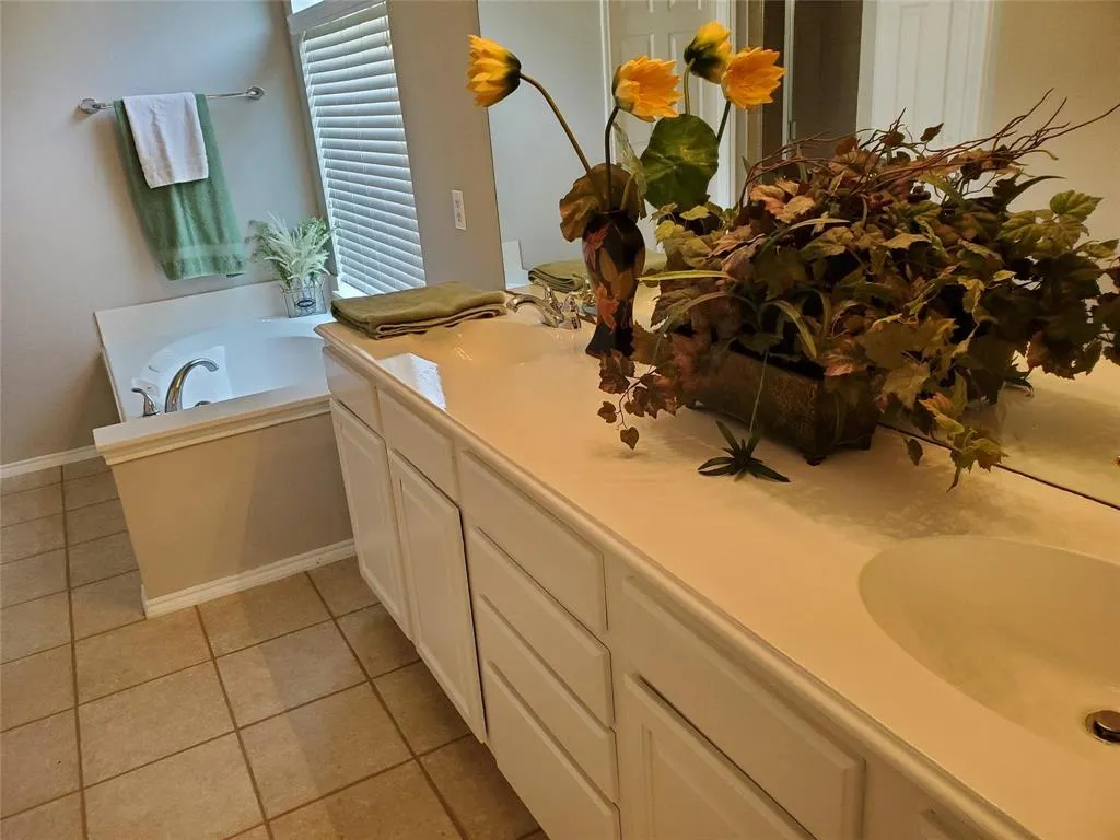 2077 Sleepy Hollow Trail
