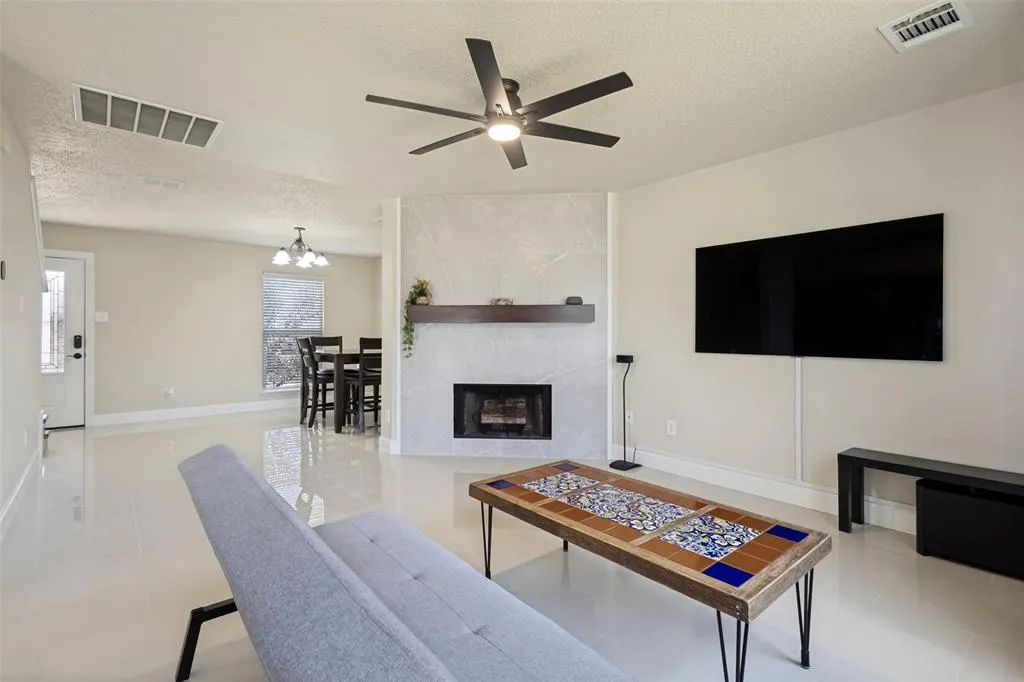 1609 White Oak Road