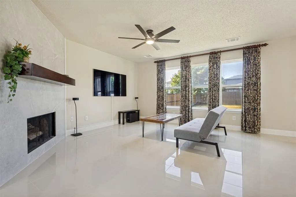1609 White Oak Road