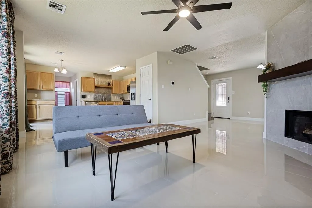1609 White Oak Road