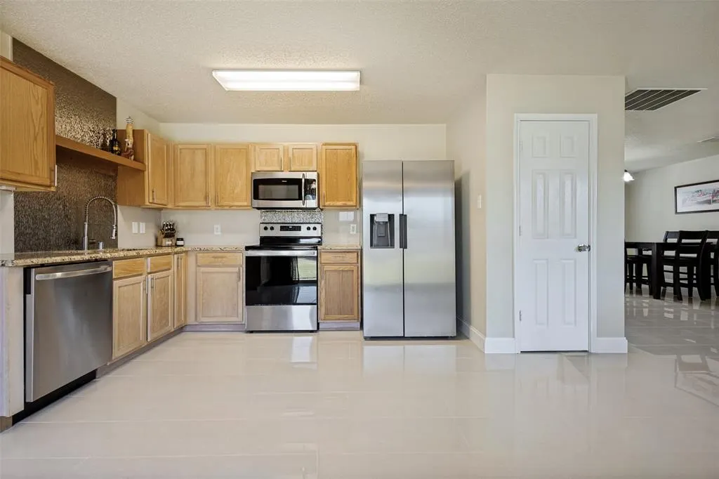 1609 White Oak Road