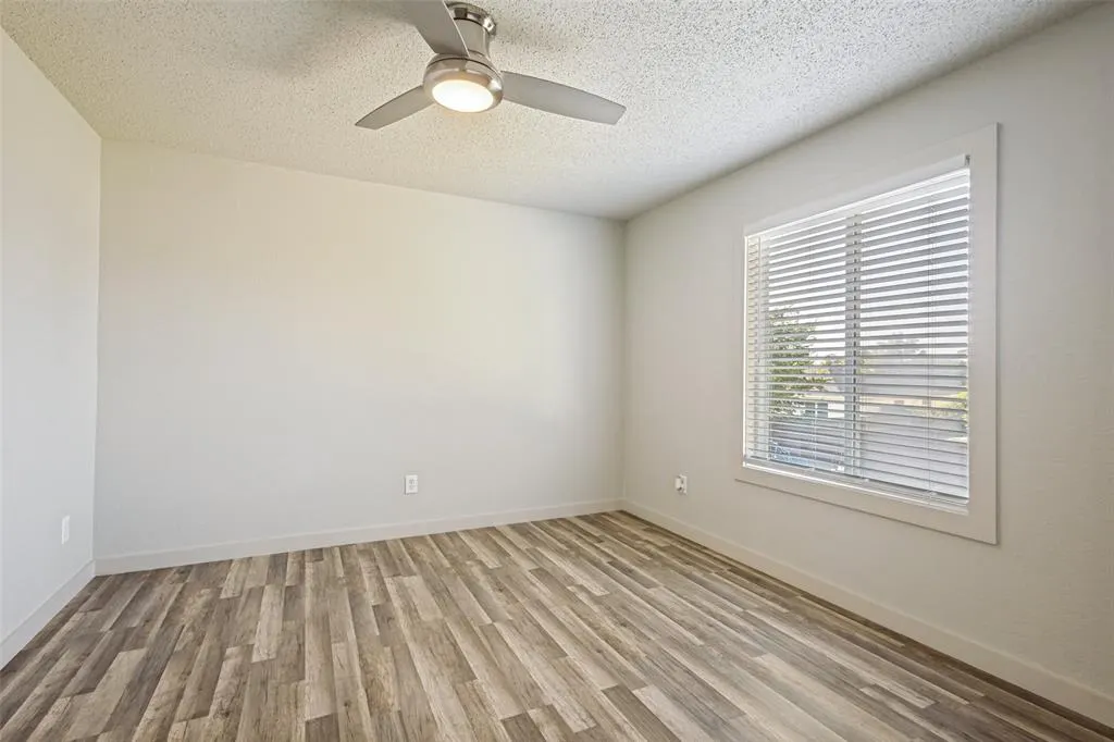 1609 White Oak Road