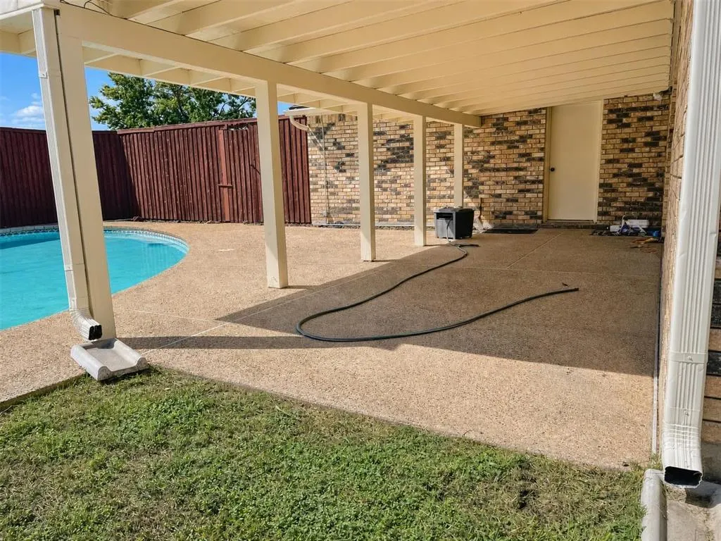 952 Lockhart Drive