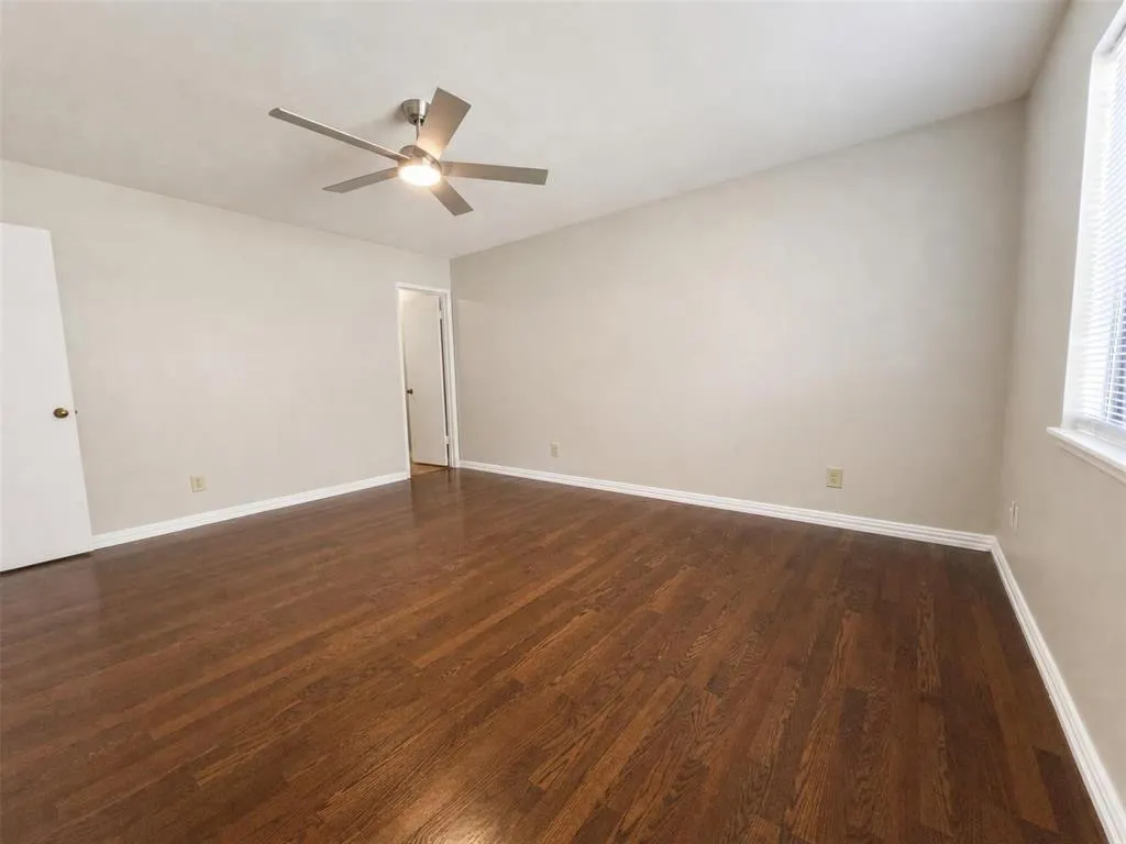 952 Lockhart Drive