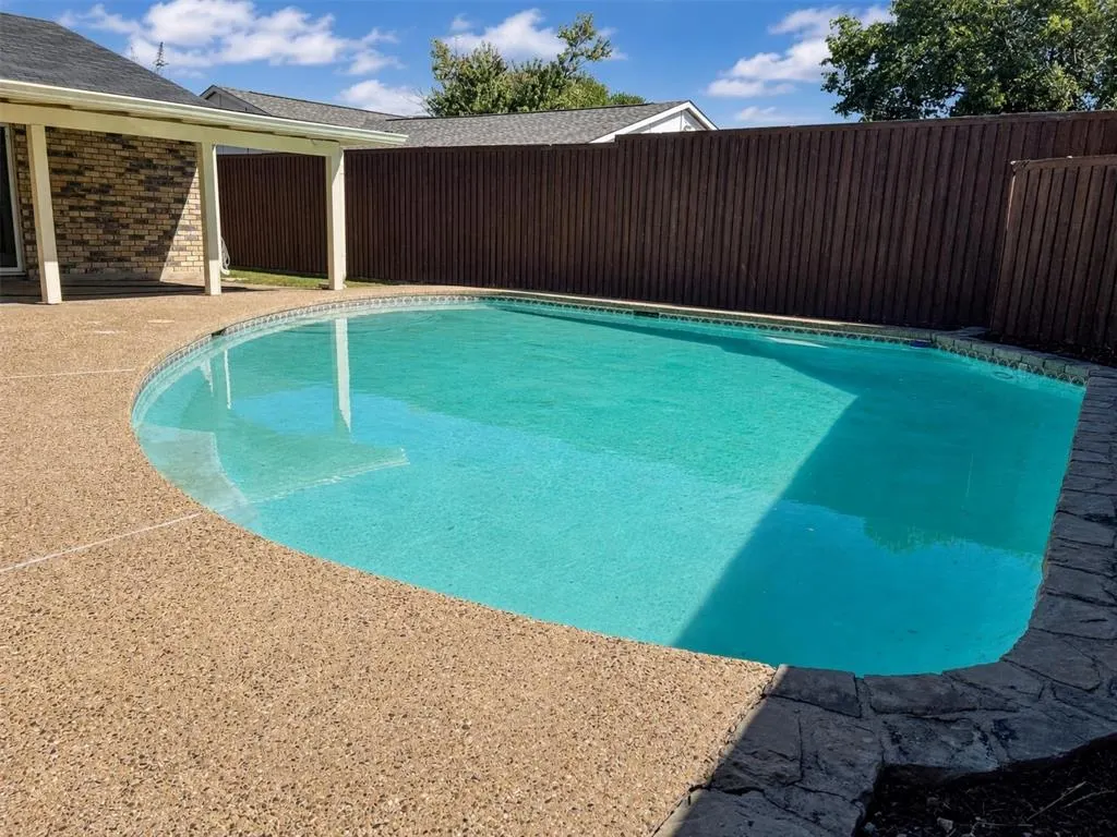 952 Lockhart Drive
