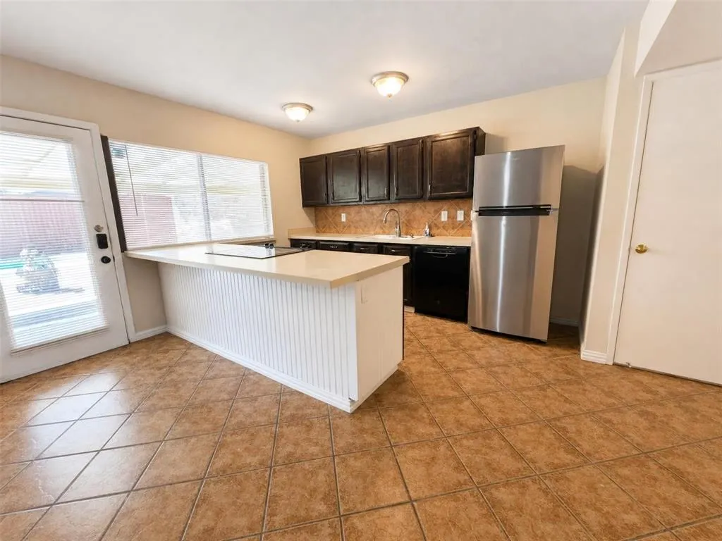 952 Lockhart Drive