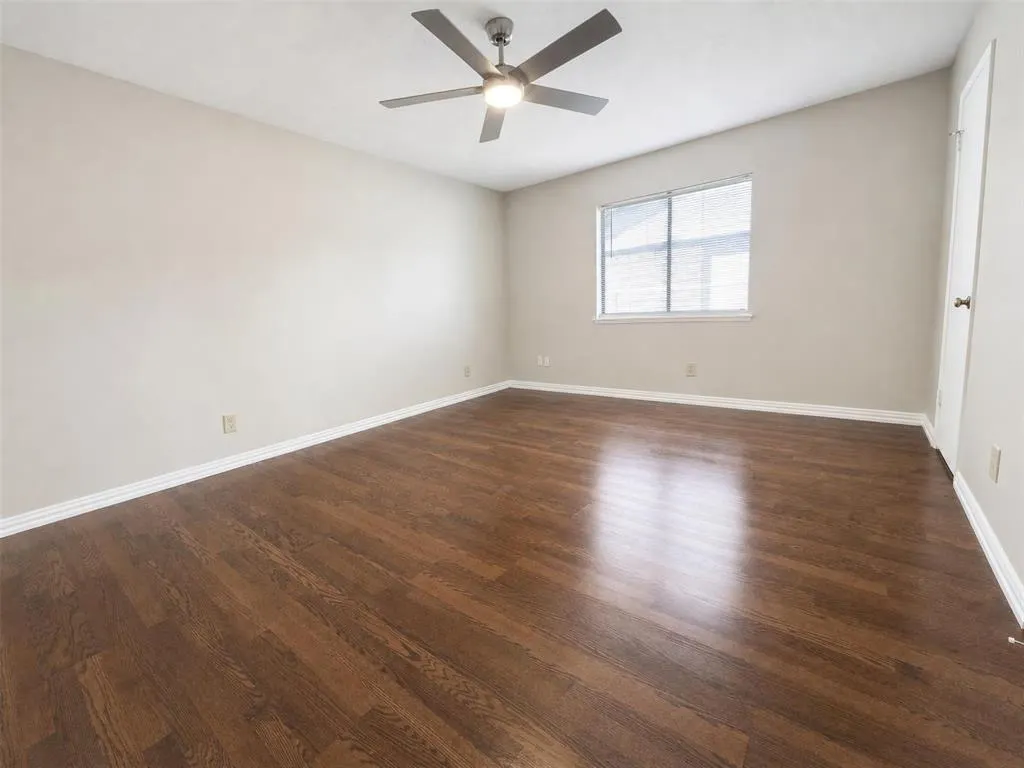 952 Lockhart Drive