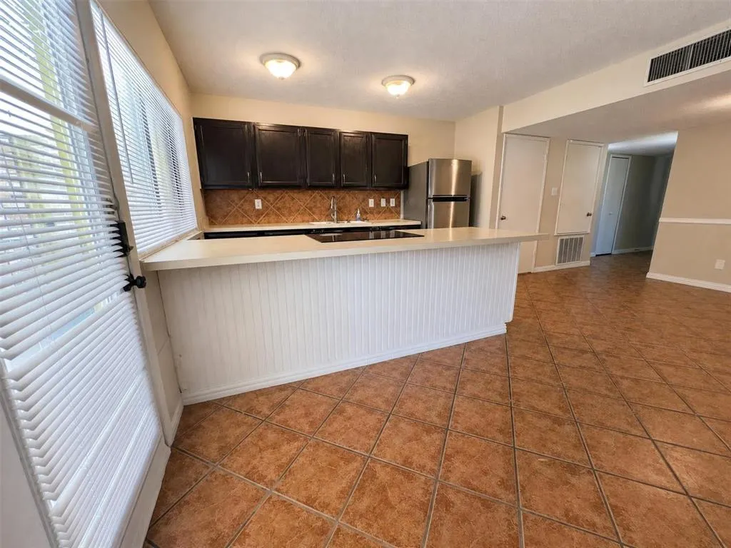 952 Lockhart Drive