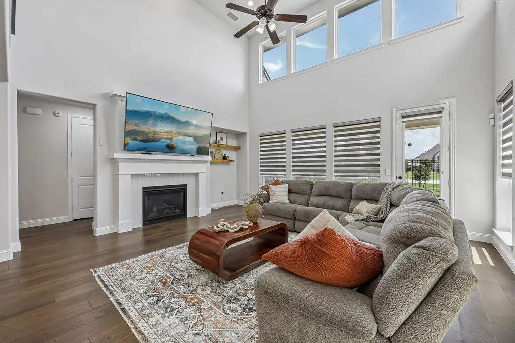 2351 Glen Heather Lane
