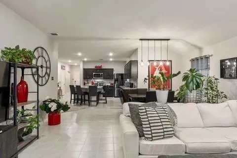 905 Decker Drive