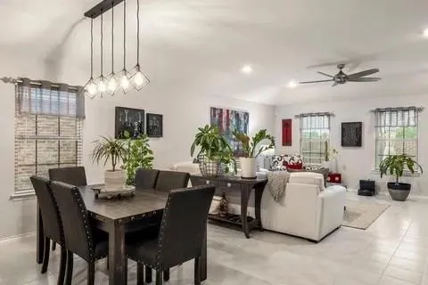 905 Decker Drive