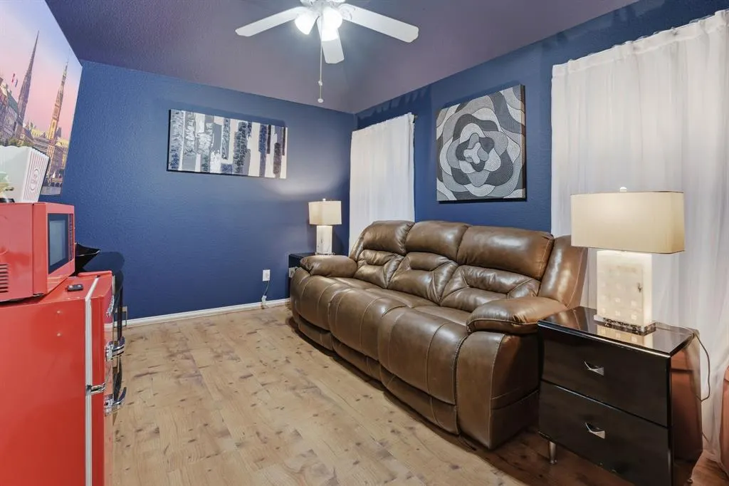 5104 Teddington Park Drive